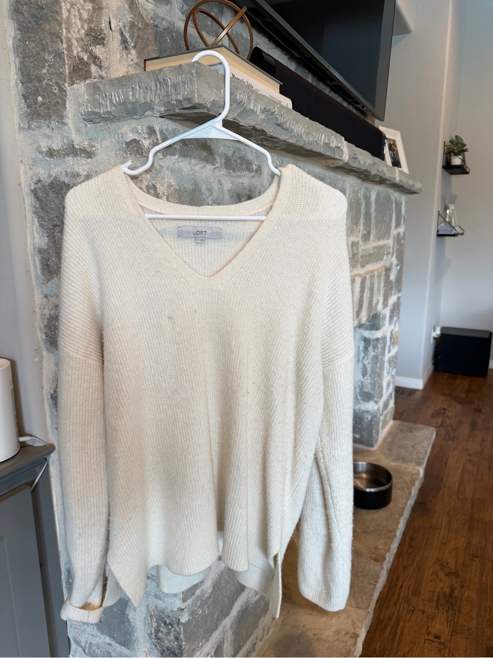 LOFT Cream V-Neck Women's Sweater